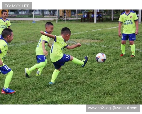 唐琪：从青涩少年到职业球员的足球之路与成长历程